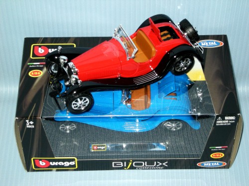 Burago<br>1:24 BIJOUX - BUGATI TYPE 55 (1932)