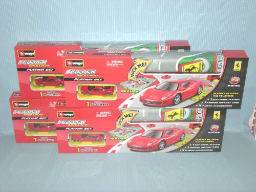Burago<br>1:43 FERRAR R&P PLAYMAT SET