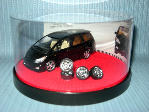 Hotworks<br>1:64 TOYOTA ESTIMA 3.0 AERAS 2004 - BLACK