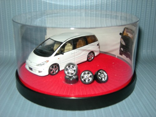 Hotworks<br>1:64 TOYOTA ESTIMA 3.0 AERAS 2004 - WHILTE