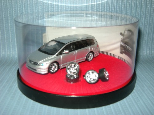 Hotworks<br>1:64 HONDA ODYSSEY ABSOLUTE - SILVER