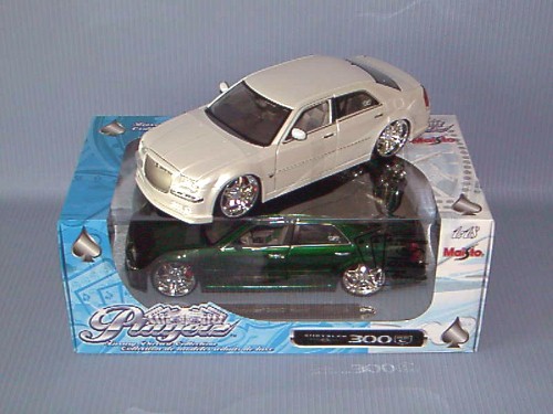 Maisto<br>1:18 P.E - LEXUS 2005 CHYSLER 300 HEMI 2A