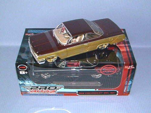 Maisto<br>1:18 PRO RODZ - 1962 CHEVROLET BEL AIR 2A