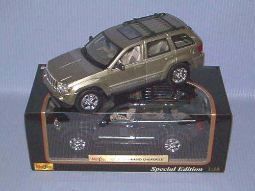   1:18 2005 JEEP GRAND CHEROKEE 2A