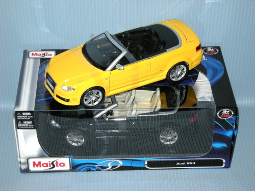 Maisto<br>1:18 AUDI RS4 CABRIOLET