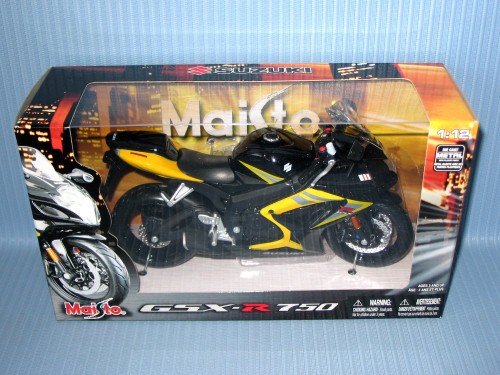   1:12 SUZUKI GSX-R750