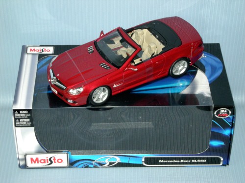 1:18 MERCEDES-BENZ SL550