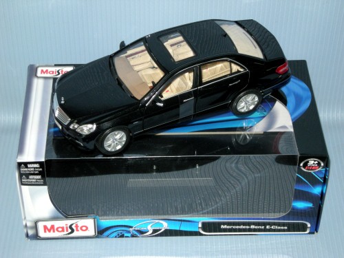   1:18 2009 MERCEDES-BENZ E-CLASS