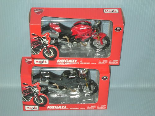   1:12 2011 DUCATI MONSTER 696