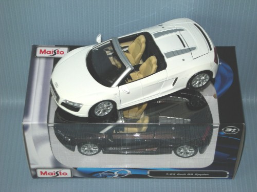 Maisto<br>1:24 AUDI R8 SPYDER