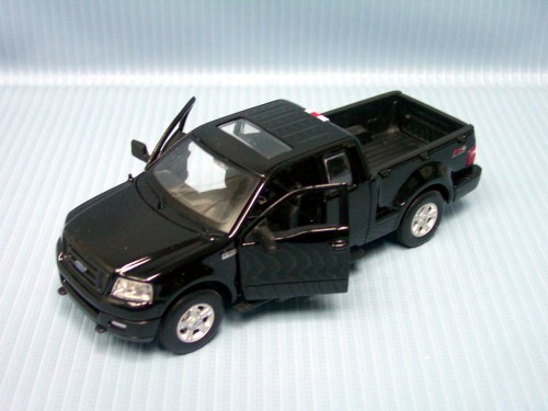 Maisto<br>1:24 2004 FORD F-150