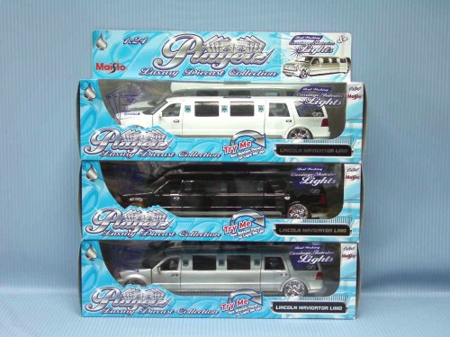 Maisto<br>1:24 PLAYER - LINCOLN NAVIGATOR LIMO 3A