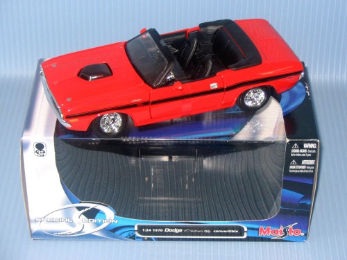 Maisto<br>1:24 DODGE CHALLENGER R/T CONVERTIB