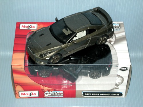 Maisto<br>1:24 AS 2009 NISSAN GTR