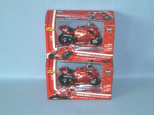 Maisto<br>1:18 GP DUCATI TEAM 2006 MOTO 2A