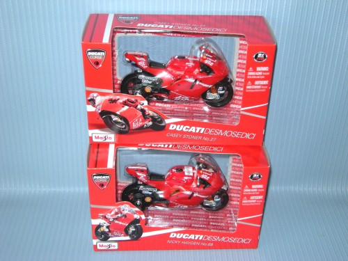 Maisto<br>1:18 GP DUCATI DEAMOSEDICI 2009