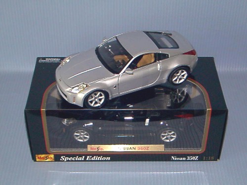 Maisto<br>1:18 2003 NISSAN 350Z 4A
