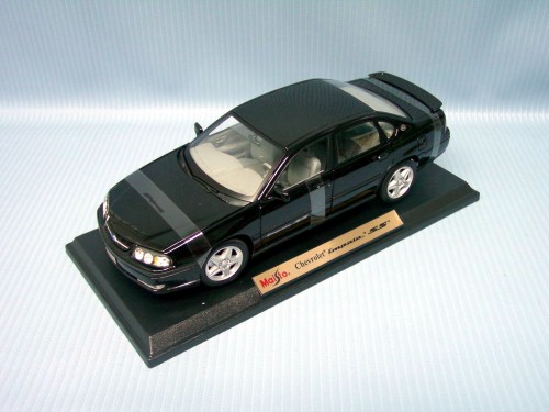   1:18 2004 CHEVROLET IMPALA SS