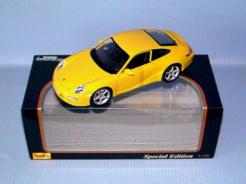 Maisto<br>1:18 PORSCHE 911 CARRERA (YELLOW)