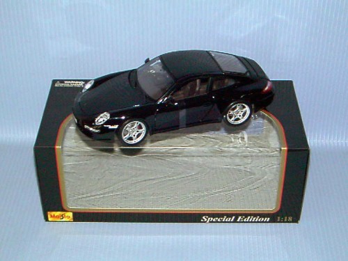 Maisto<br>1:18 PORSCHE 911 CARRERA S