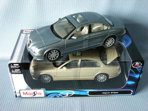 Maisto<br>1:18 JAGUAR S-TYPE (31865)