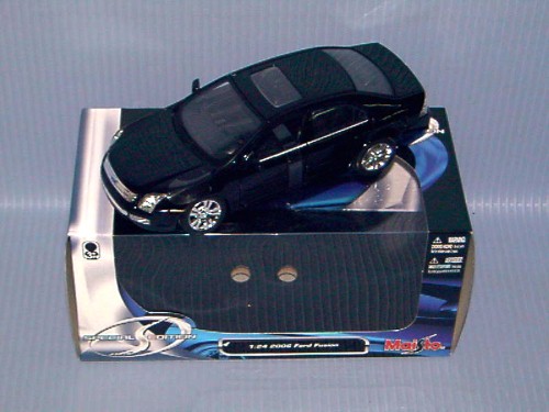 Maisto<br>1:24 2006 FORD FUSION