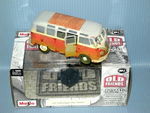 Maisto<br>1:25 O/F VOLKSWAGEN VAN SAMBA