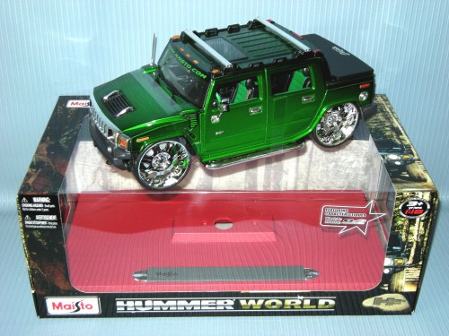 Maisto<br>1:18 P.E - HUMMER H2 SUT