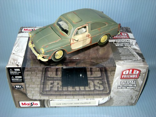 Maisto<br>1:24 O/F VOLKSWAGEN 1600 FASTBACK