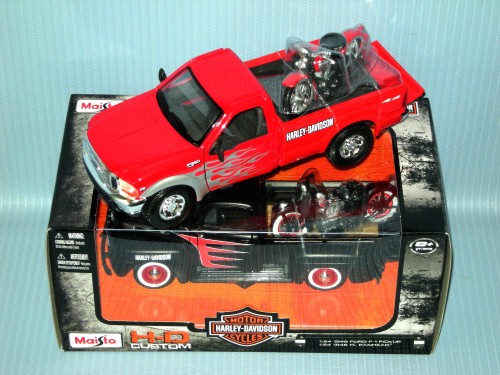 Maisto<br>1:24 H.D FORD PICK-UP W/1:25 H-D MOTORCYCLE