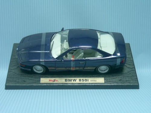 Maisto<br>1:18 BMW 850I