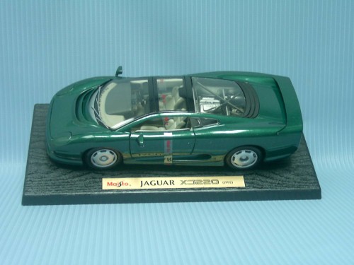 1:18 JAGUAR XJ220