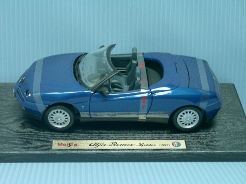 Maisto<br>1:18 ALFA ROMEO SPIDER
