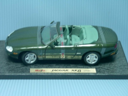 1:18 JAGUAR XK8