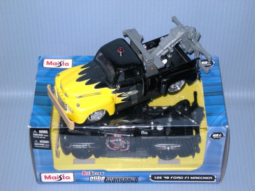 Maisto<br>1:24 AS ELITE TRANSPORT - 1948 FORD F1 WRECKER