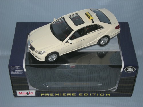 Maisto<br>1:18 P.E MERCEDES-BENZ E-CLASSC TAXI