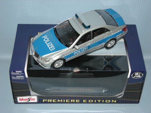 Maisto<br>1:18 P.E MERCEDES-BENZ E-CLASS POLIZEI