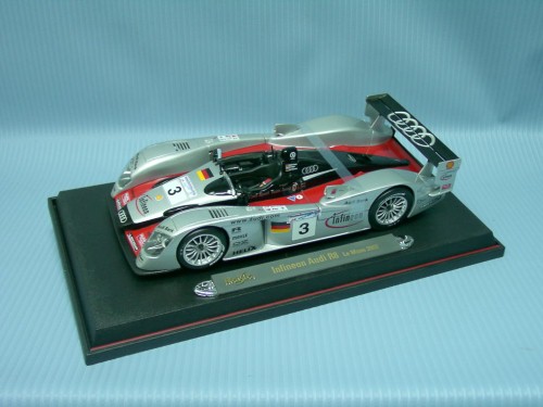 Maisto<br>1:18 INFINEEON AUDI R8 LE MAN