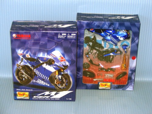 Maisto<br>1:18 MK - 2005 YAMAHA GP COLIN EDWARDS# 5