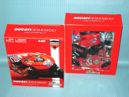   1:18 (08) MOTO GP 2007 DUCATI (27)