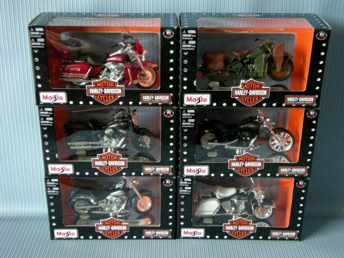Maisto<br>1:18 H.D SERIES 25