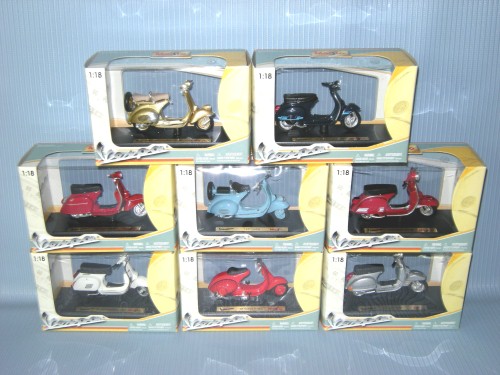 Maisto<br>1:18 VESPA MOTOR SCOOTER (ASST)