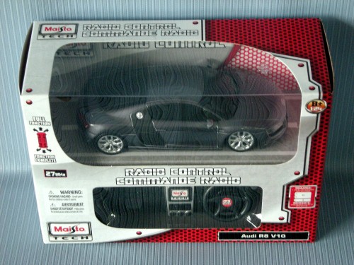 Maisto<br>1:24 R/C 2009 AUDI R8 V10